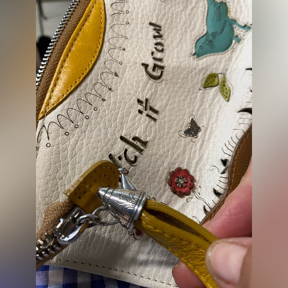 BRIGHTON WRISTLET BAG PLANT A SEED WATCH IT GROW WHITE TAN EMBELLISHED LEATHER - Picture 8 of 10